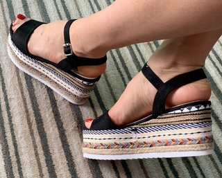 Nabilla Benattia feet photo thumbnail