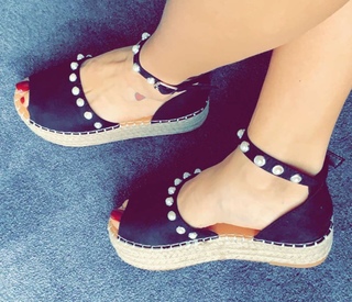 Nabilla Benattia feet photo thumbnail