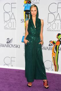 Karolina Kurkova feet photo thumbnail