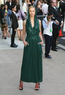 Karolina Kurkova feet photo thumbnail