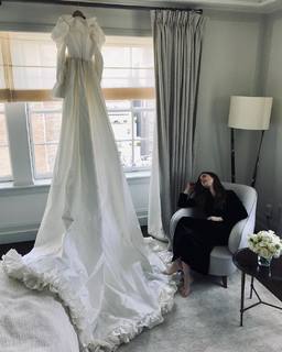 Lily Collins feet photo thumbnail