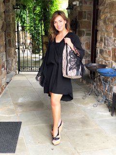 Lisa Robertson feet photo thumbnail