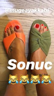 Pinar Altug feet photo thumbnail