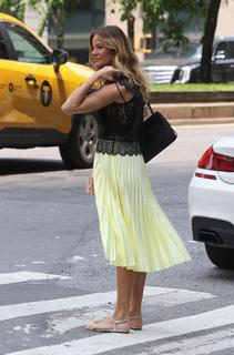 Kelly Bensimon feet photo thumbnail