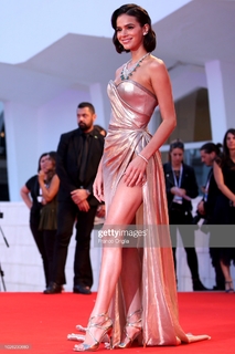 Bruna Marquezine feet photo thumbnail