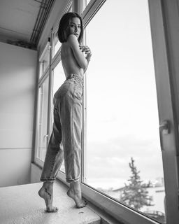 Lena Meyer-Landrut feet photo thumbnail