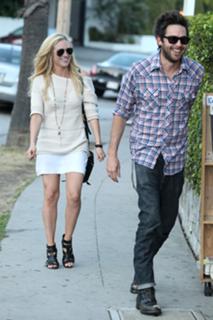 Brittany Snow feet photo thumbnail