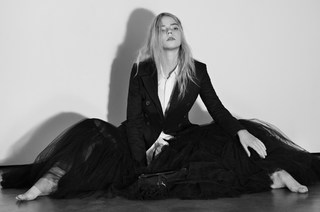 Anya Taylor-Joy feet photo thumbnail