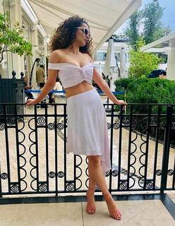 Kangana Ranaut feet photo thumbnail