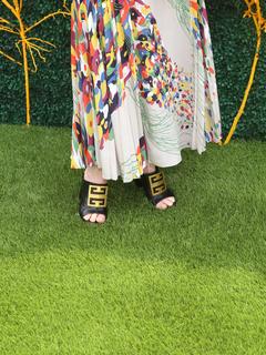 Julianne Moore feet photo thumbnail