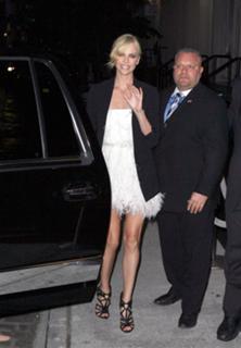 Charlize Theron feet photo thumbnail