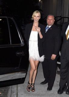 Charlize Theron feet photo thumbnail