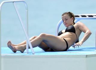 Coleen Rooney feet photo thumbnail