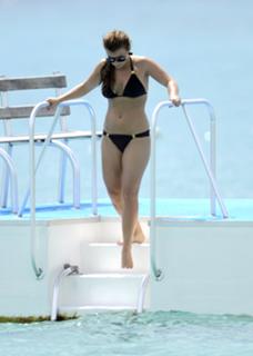 Coleen Rooney feet photo thumbnail