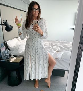 Lisa Snowdon feet photo thumbnail