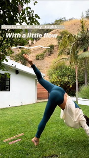 Lea Michele feet photo thumbnail
