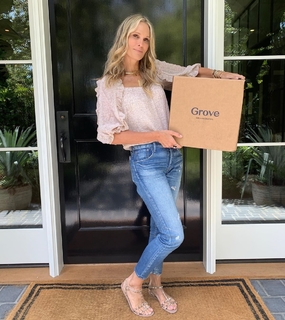 Molly Sims feet photo thumbnail