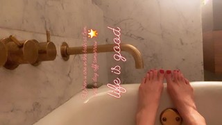 Elsa Hosk feet photo thumbnail