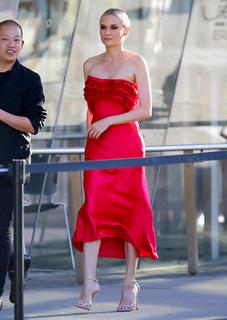 Diane Kruger feet photo thumbnail