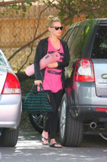 January Jones feet photo thumbnail