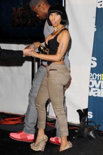 Nicki Minaj feet photo thumbnail
