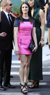 Ashley Greene feet photo thumbnail