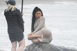 Kylie Jenner feet photo thumbnail