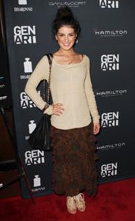 Shenae Grimes-Beech feet photo thumbnail