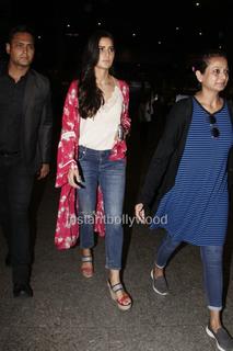 Katrina Kaif feet photo thumbnail
