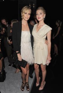 Charlize Theron feet photo thumbnail
