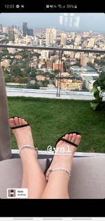 Wanda Nara feet photo thumbnail
