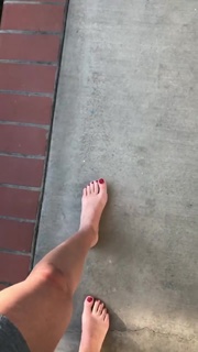 Angela Kinsey feet photo thumbnail