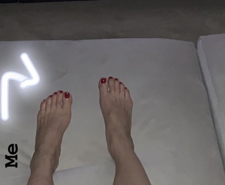 Ming-Na Wen feet photo thumbnail