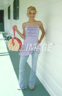 Brittany Murphy feet photo thumbnail