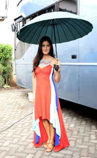 Katrina Kaif feet photo thumbnail