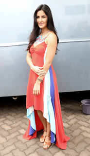 Katrina Kaif feet photo thumbnail