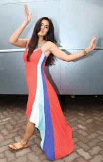 Katrina Kaif feet photo thumbnail