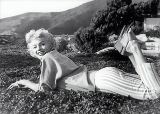 Marilyn Monroe feet photo thumbnail