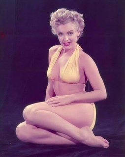 Marilyn Monroe feet photo thumbnail