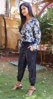 Katrina Kaif feet photo thumbnail