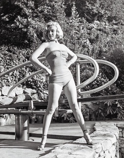 Marilyn Monroe feet photo thumbnail