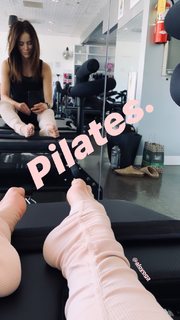 Abigail Spencer feet photo thumbnail