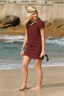 Pixie Lott feet photo 2