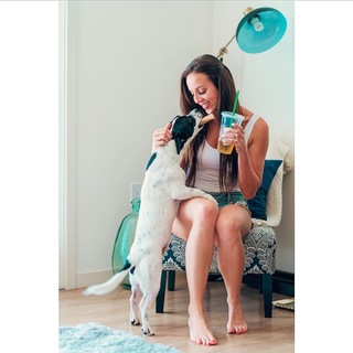 Chelsea Green feet photo thumbnail