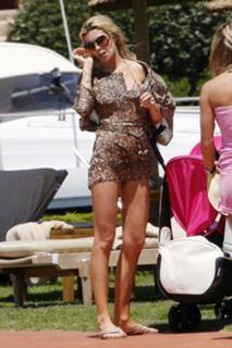 Abbey Clancy feet photo thumbnail