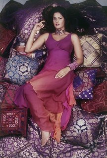 Katrina Kaif feet photo thumbnail