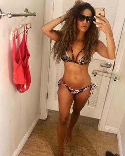 Rocsi Diaz feet photo thumbnail