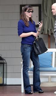 Jennifer Garner feet photo thumbnail