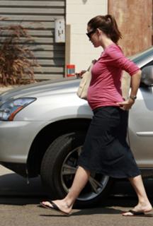 Jennifer Garner feet photo thumbnail