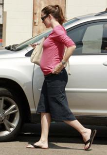 Jennifer Garner feet photo thumbnail